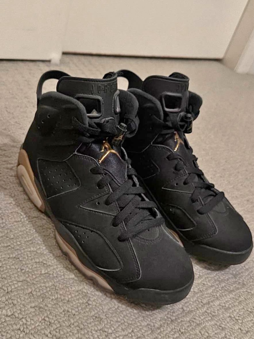 Jordan Men’s Black and Gold High-Top Sneakers